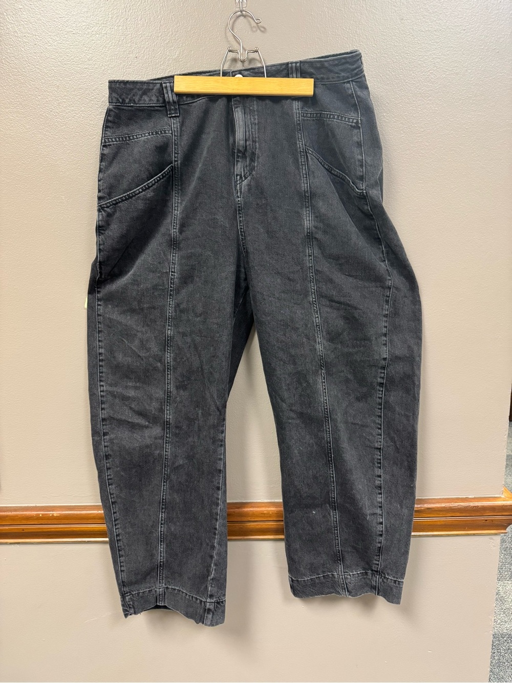 Denim&Co Black Washed Jeans with Branded Button